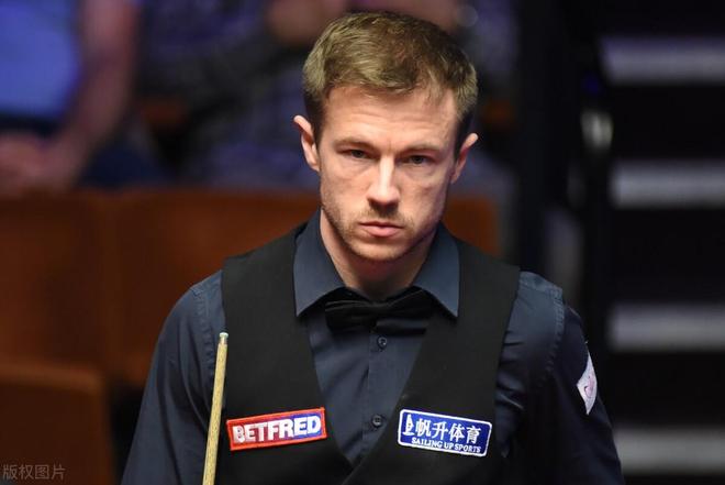 强调了通过 强调了通过