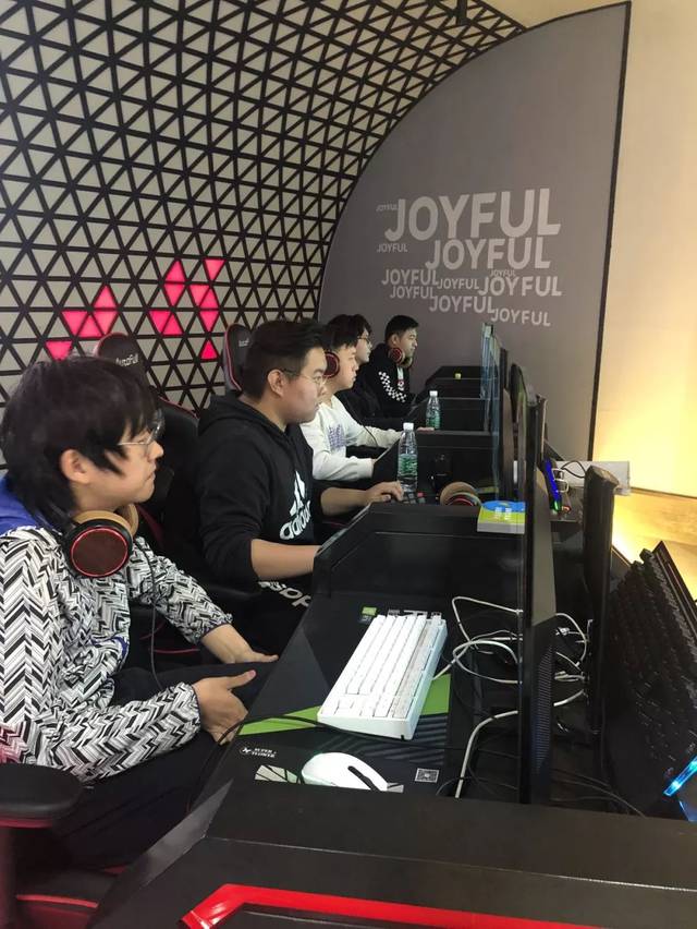 现代俱乐部 现代俱乐部